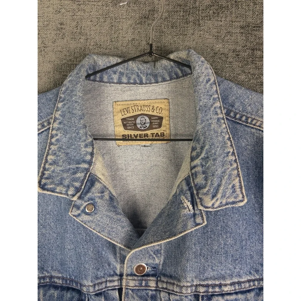 80s/90s VTG Levis Silver Tab Denim Jacket‎ Mens L Light Wash Trucker Back Buckle